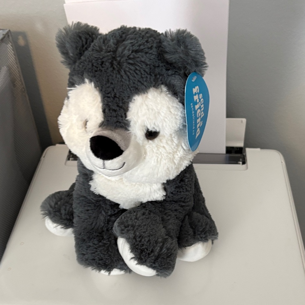 Gray & White Plush Husky Stuffed Animal from Send a friend! NWT